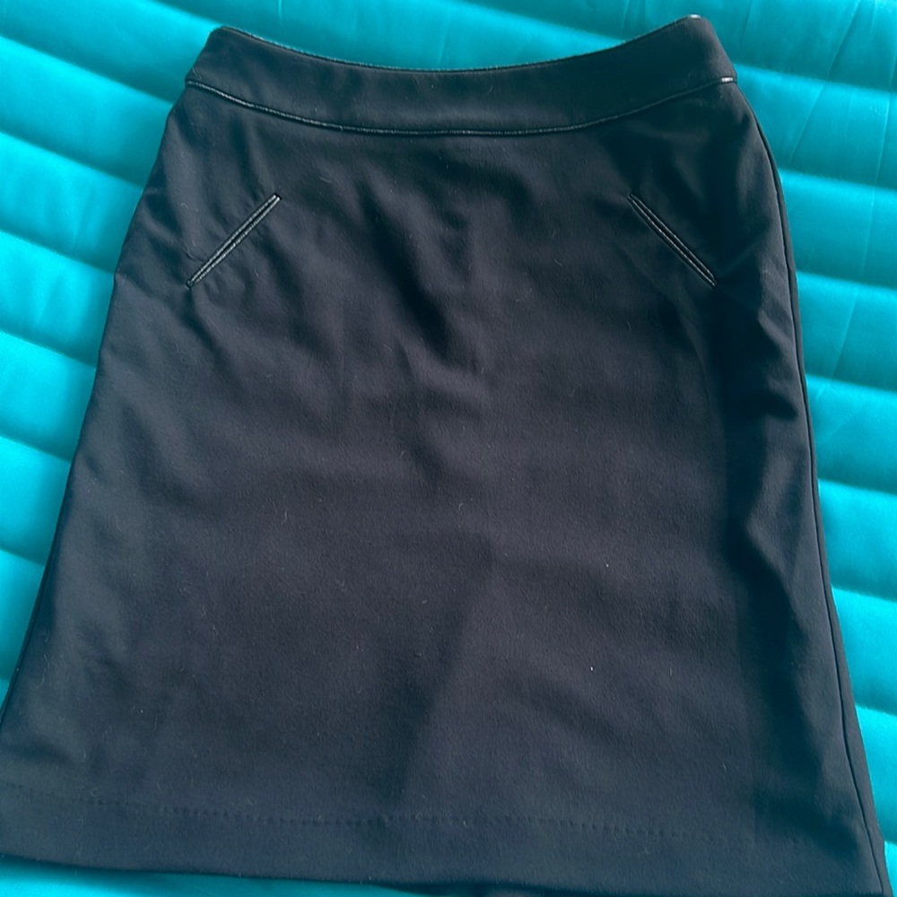Lined black skirt, size 6